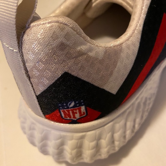 NFL NY GIANTS SIZE 8 WOMAN SNEAKERS BNIB NEVER WORN.SHOW OFF YOUR TEAM SPIRIT - Picture 11 of 12